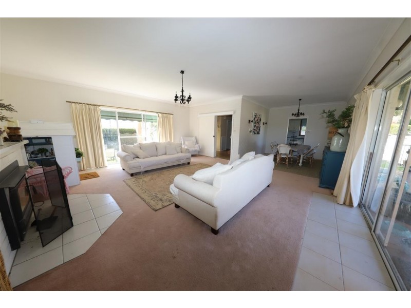 9 Godfrey Street, Tumut NSW 2720