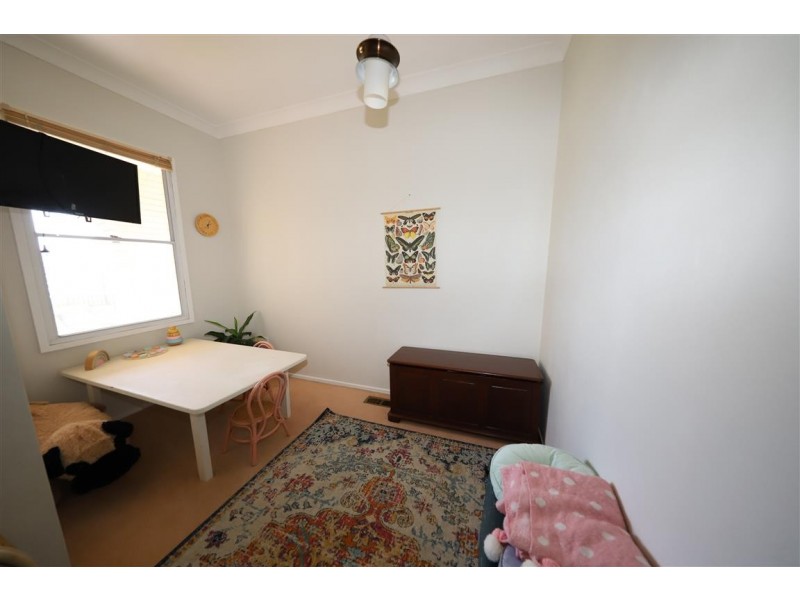 9 Godfrey Street, Tumut NSW 2720