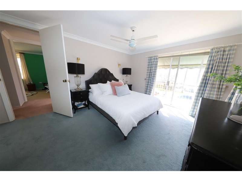 9 Godfrey Street, Tumut NSW 2720