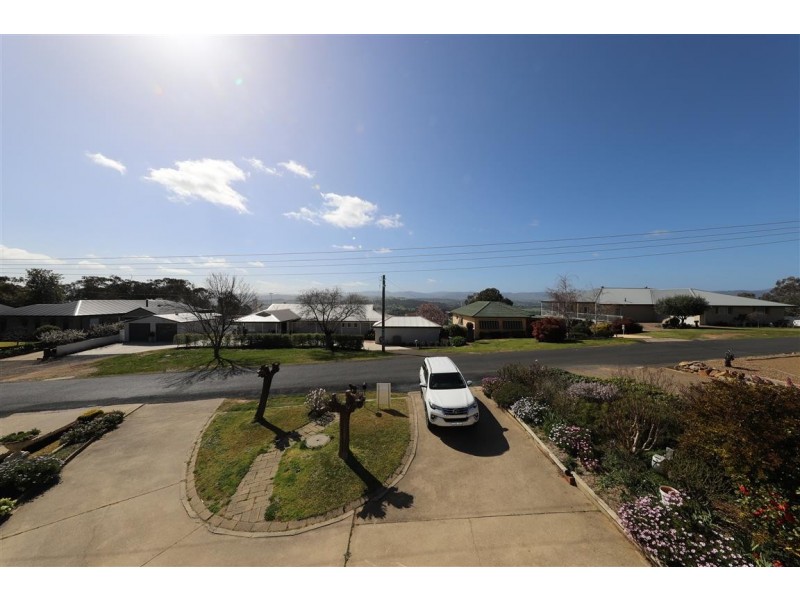 9 Godfrey Street, Tumut NSW 2720