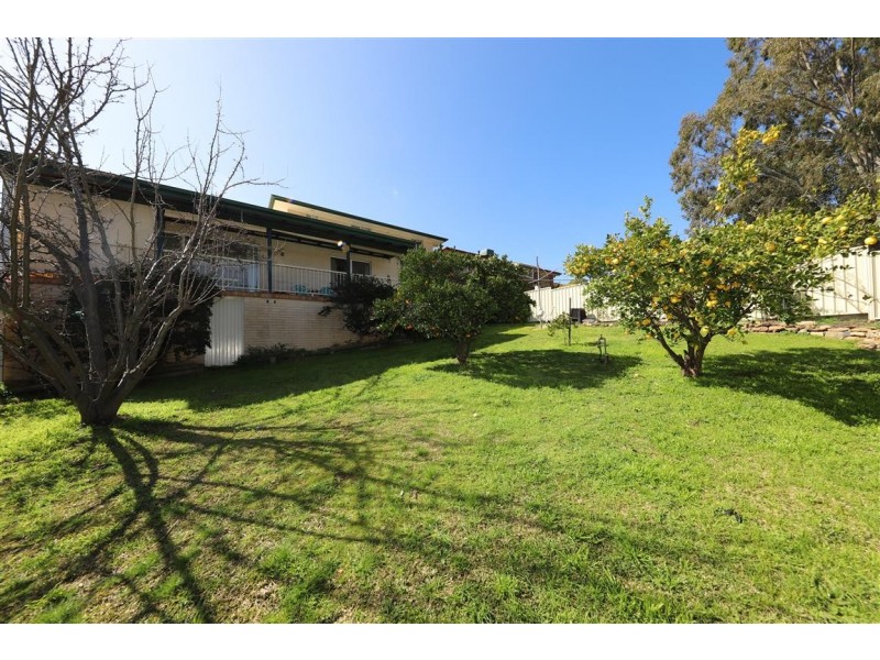 9 Godfrey Street, Tumut NSW 2720