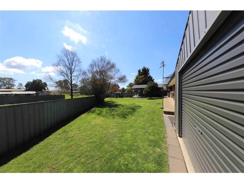 15 Forest street, Tumut NSW 2720