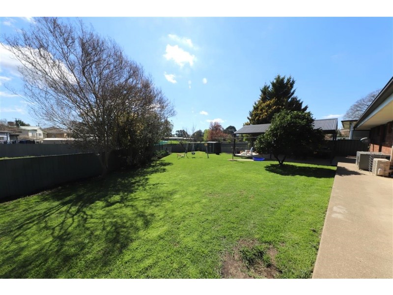 15 Forest street, Tumut NSW 2720