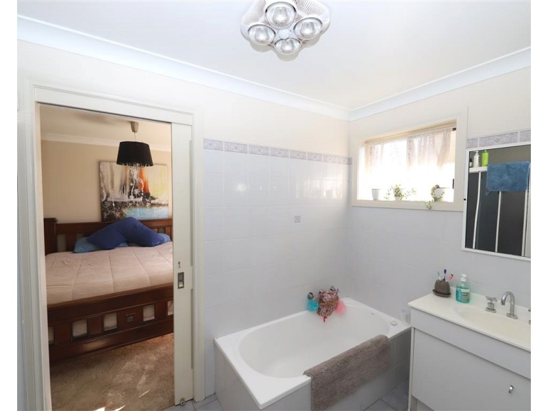 33A Forest Street, Tumut NSW 2720