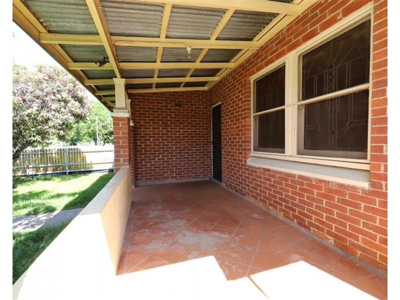 99 Fitzroy Street, Tumut NSW 2720