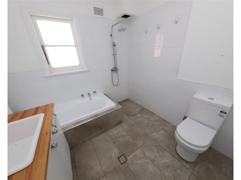 99 Fitzroy Street, Tumut NSW 2720