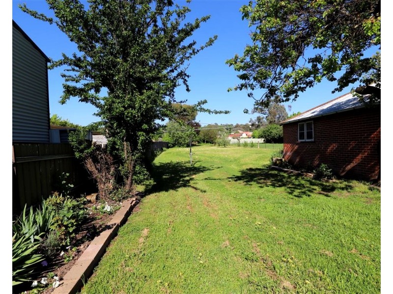 99 Fitzroy Street, Tumut NSW 2720