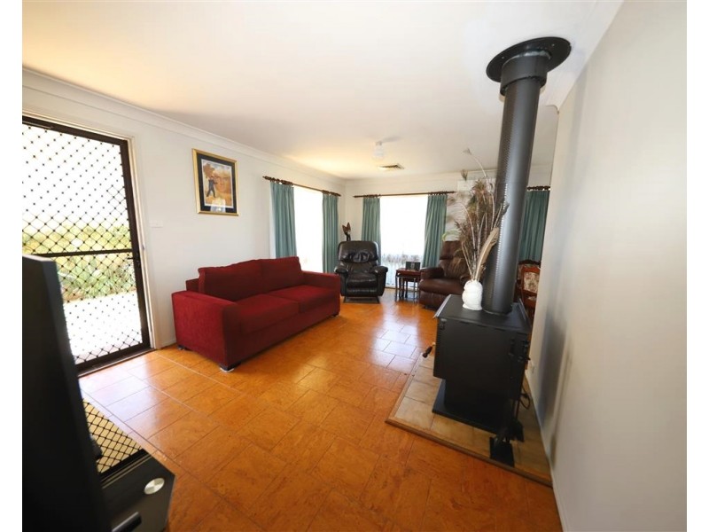 62 Lockhart Street, Adelong NSW 2729