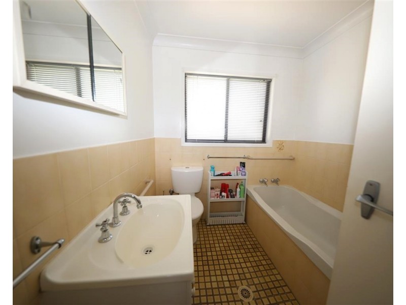 62 Lockhart Street, Adelong NSW 2729