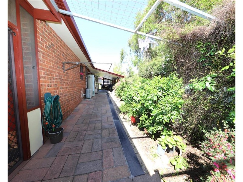 62 Lockhart Street, Adelong NSW 2729