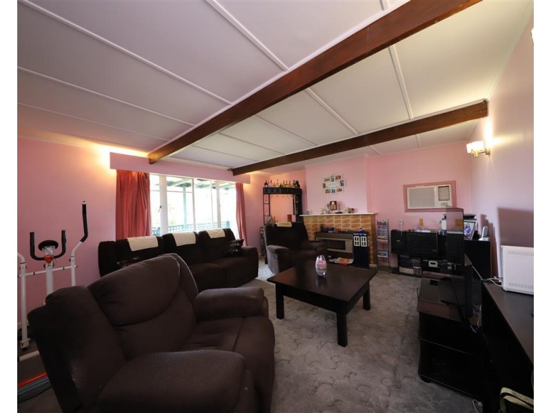 93 Lynch Street, Adelong NSW 2729