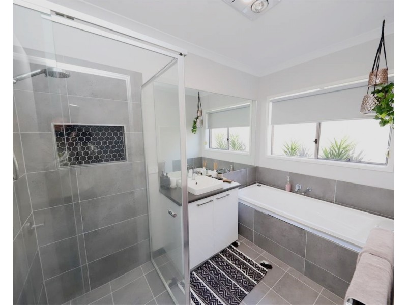 37 Bundara Cres, Tumut NSW 2720