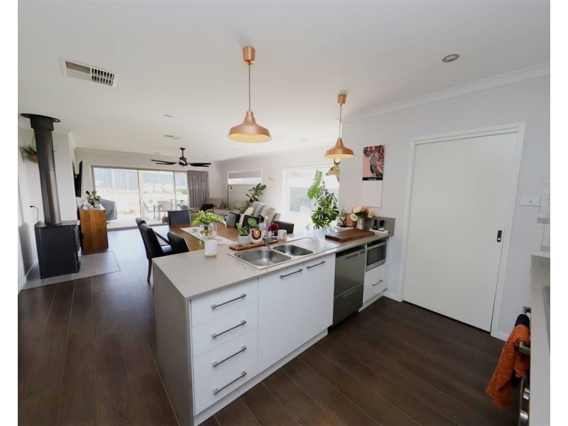 37 Bundara Cres, Tumut NSW 2720