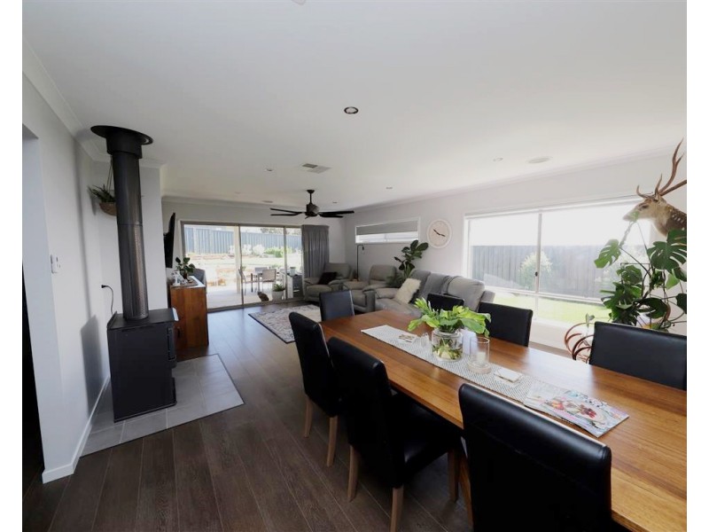 37 Bundara Cres, Tumut NSW 2720