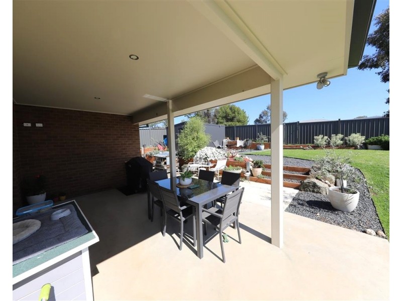 37 Bundara Cres, Tumut NSW 2720