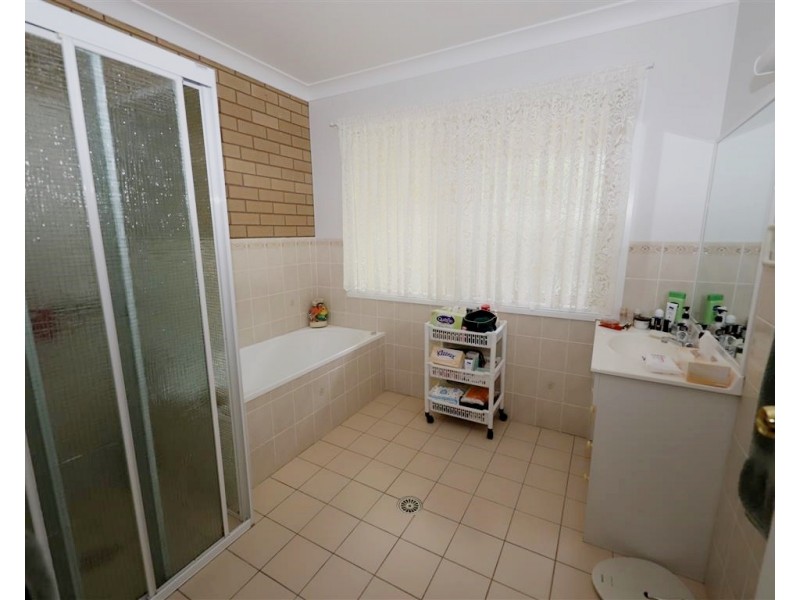 2/6 Mangaroo Avenue, Tumut NSW 2720