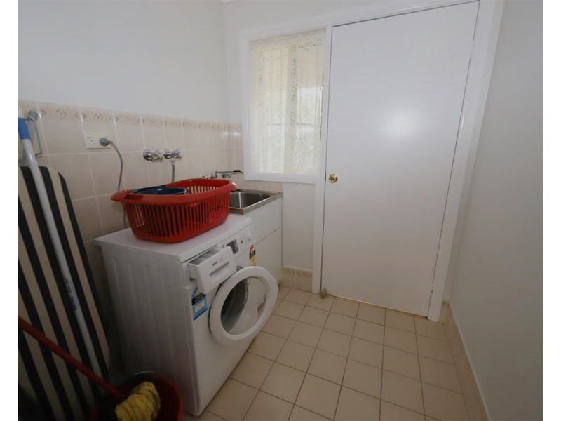 2/6 Mangaroo Avenue, Tumut NSW 2720