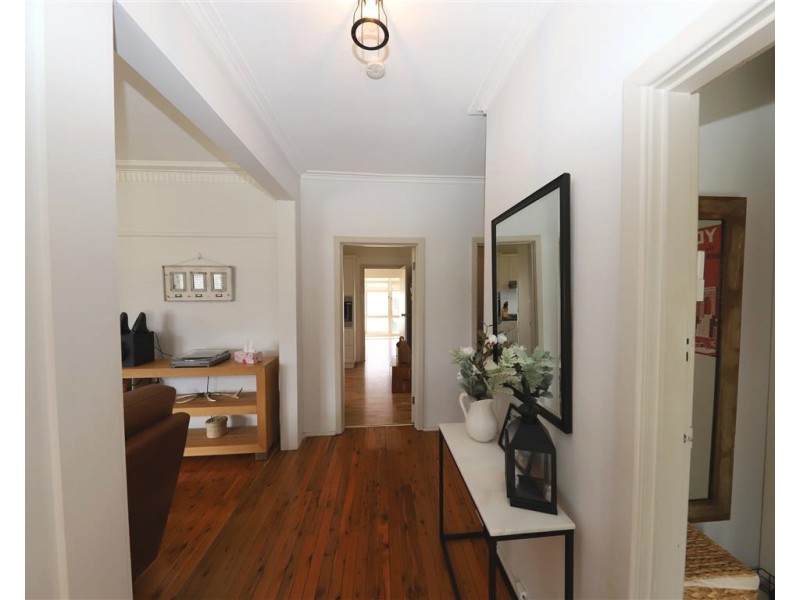 104 Russell Street, Tumut NSW 2720