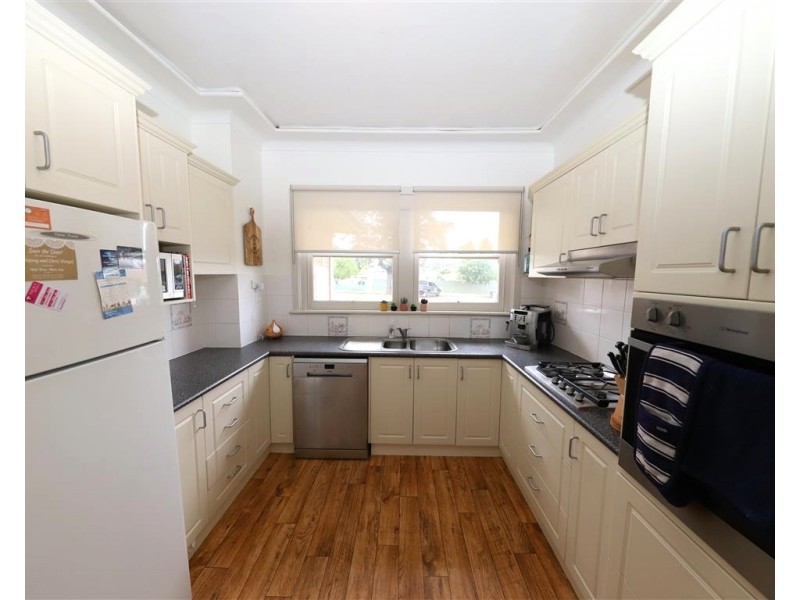 104 Russell Street, Tumut NSW 2720