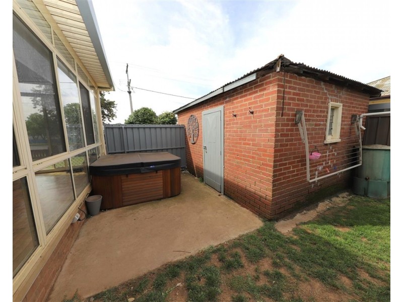 104 Russell Street, Tumut NSW 2720
