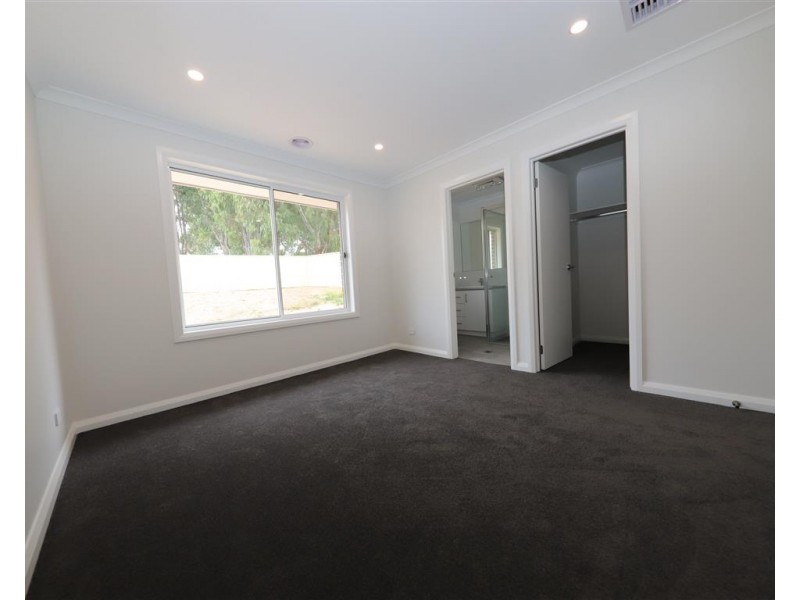 62 Quandong Avenue, Tumut NSW 2720