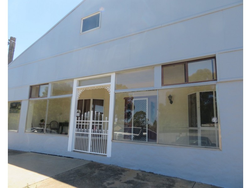 12 Mount Street, Gundagai NSW 2722