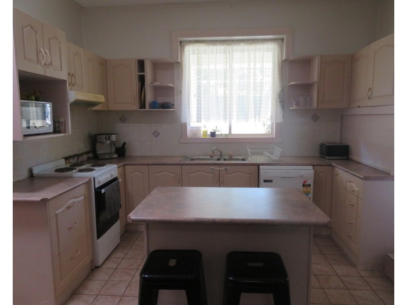 12 Mount Street, Gundagai NSW 2722