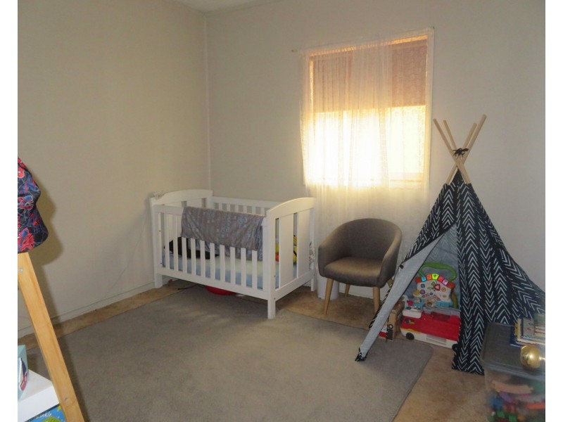 12 Mount Street, Gundagai NSW 2722