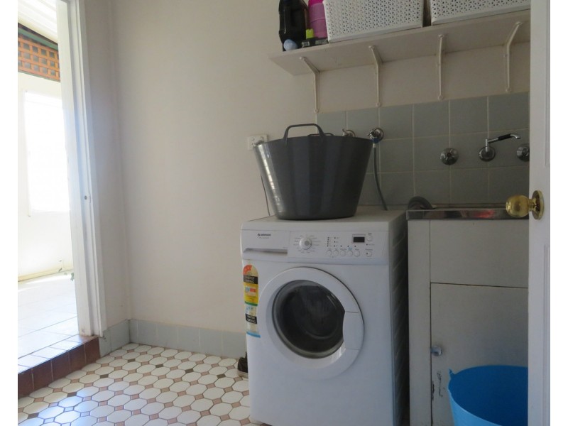 12 Mount Street, Gundagai NSW 2722