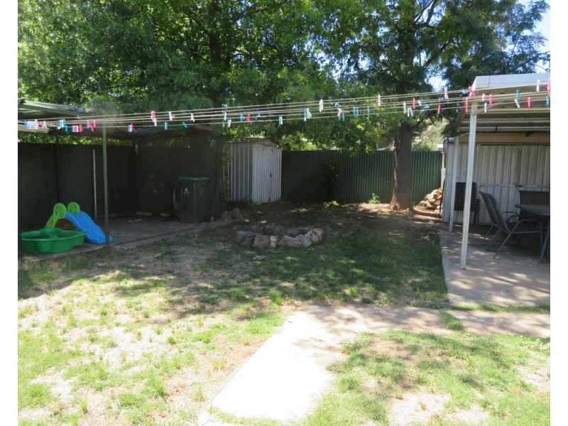 12 Mount Street, Gundagai NSW 2722