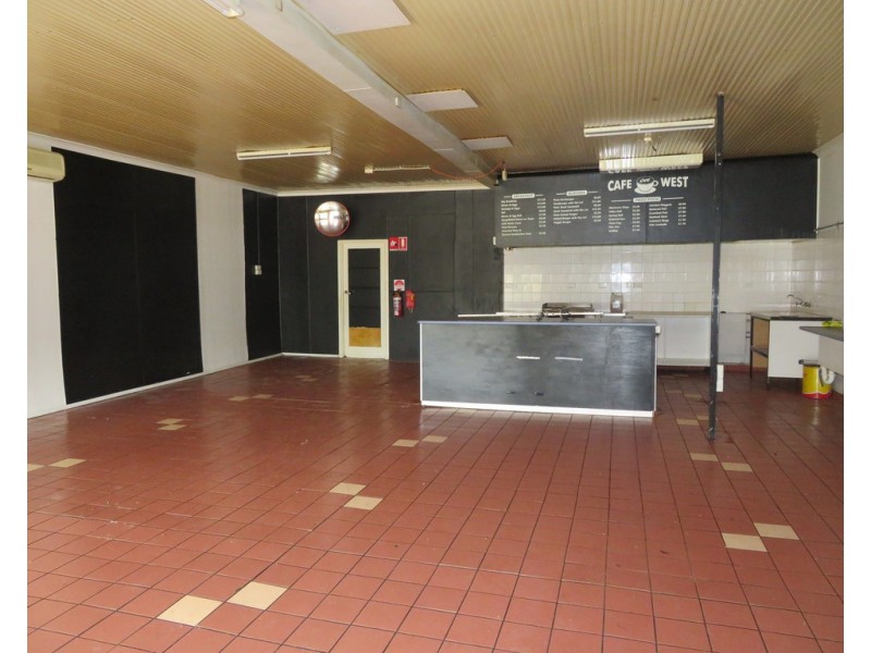 32 West Street, Gundagai NSW 2722