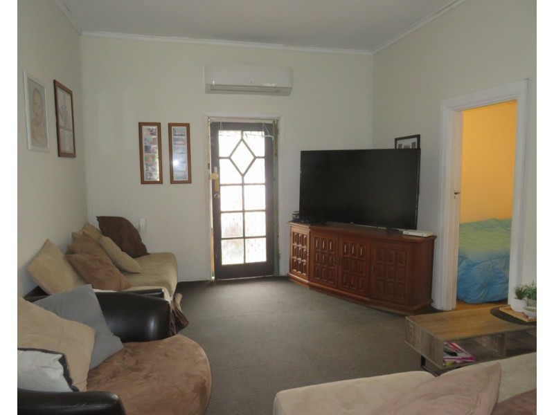 32 West Street, Gundagai NSW 2722