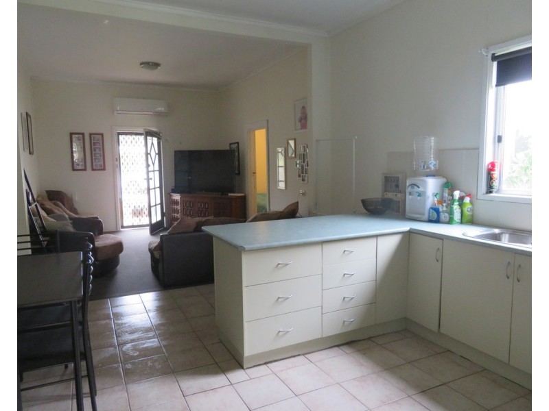 32 West Street, Gundagai NSW 2722