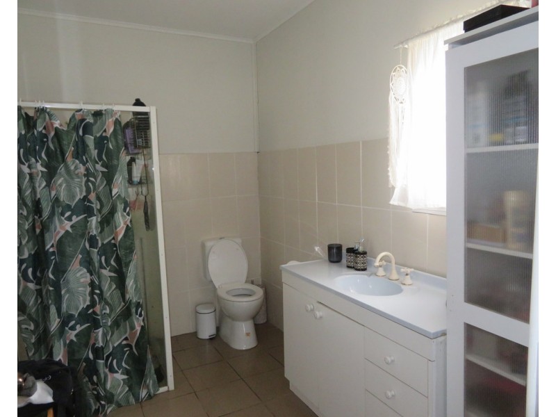 32 West Street, Gundagai NSW 2722