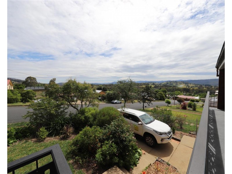 9 Mountain Avenue, Batlow NSW 2730