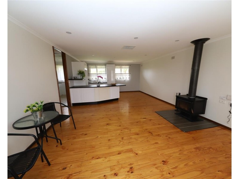 9 Mountain Avenue, Batlow NSW 2730