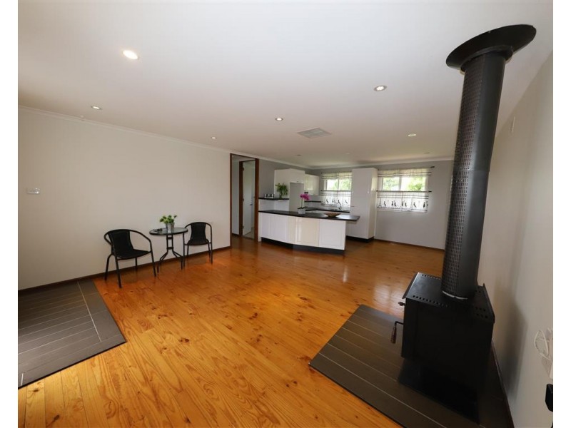 9 Mountain Avenue, Batlow NSW 2730