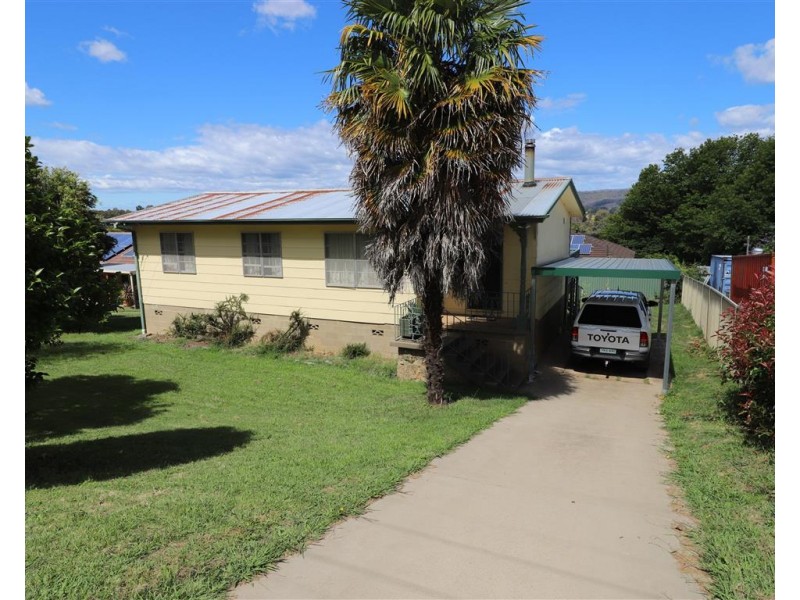 23 Corra Lyn Avenue, Batlow NSW 2730