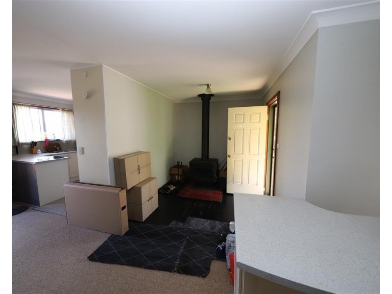 23 Corra Lyn Avenue, Batlow NSW 2730