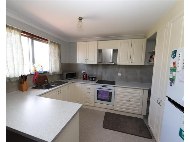 23 Corra Lyn Avenue, Batlow NSW 2730