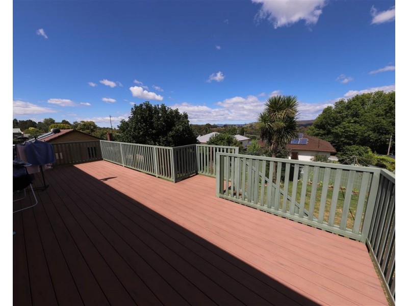 23 Corra Lyn Avenue, Batlow NSW 2730