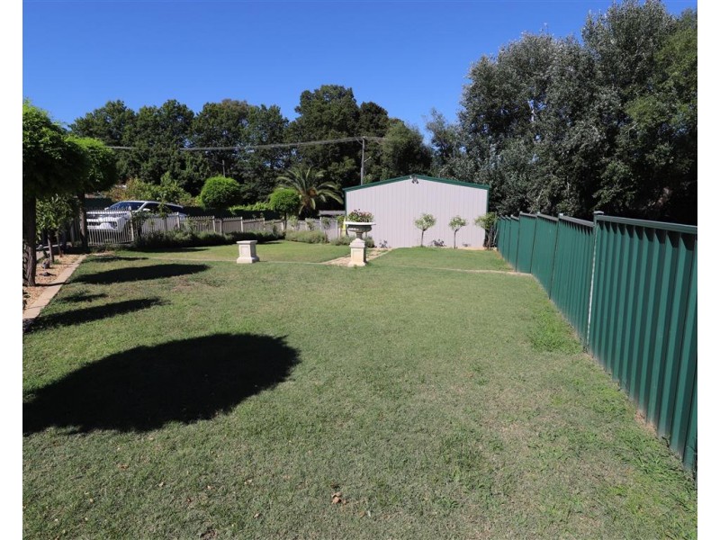 156 Fitzroy Street, Tumut NSW 2720