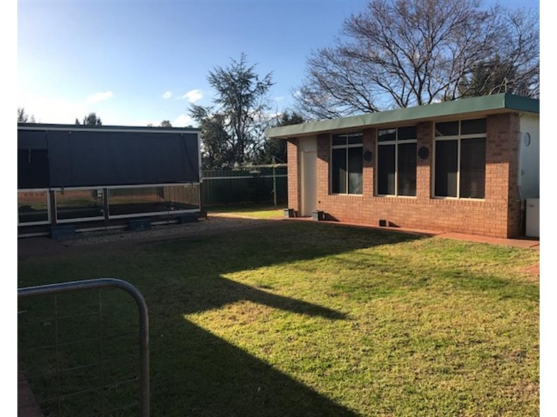 156 Fitzroy Street, Tumut NSW 2720