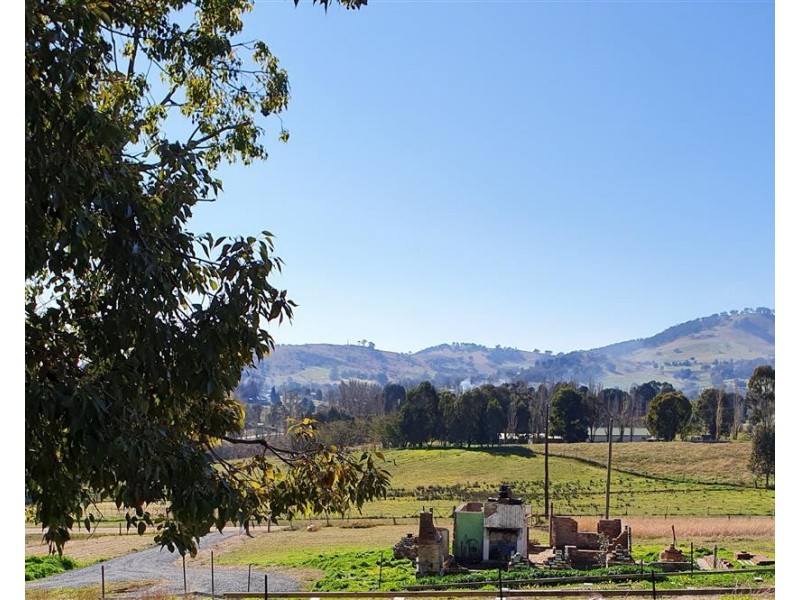 14 Rimmers Lane, Adelong NSW 2729