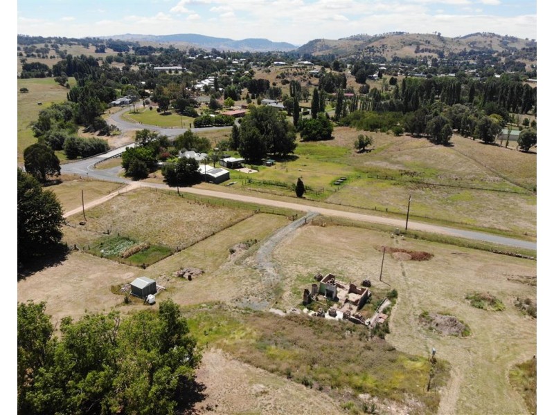 14 Rimmers Lane, Adelong NSW 2729