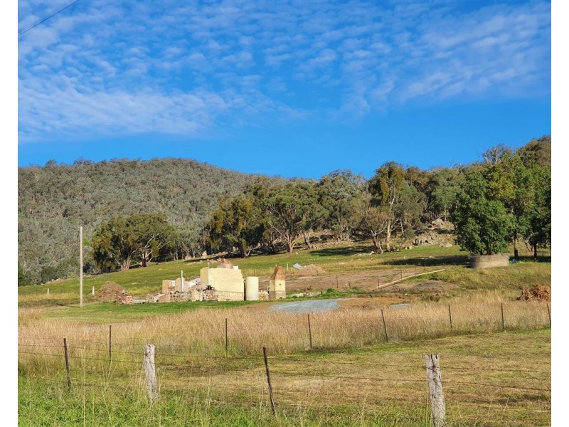 14 Rimmers Lane, Adelong NSW 2729