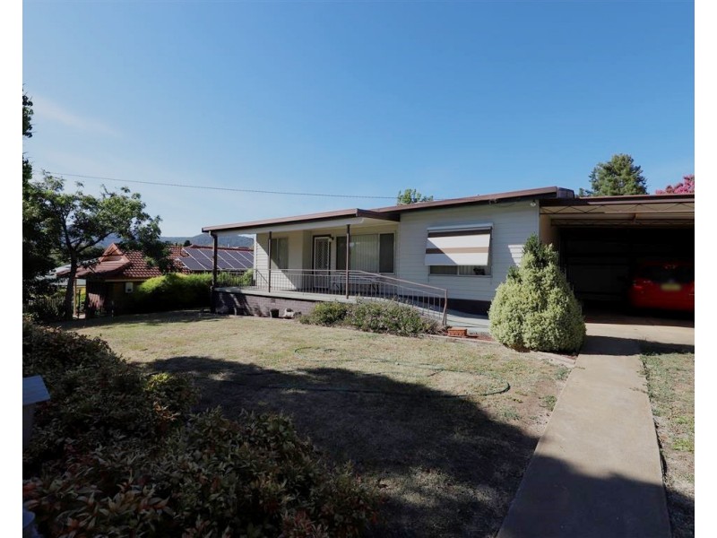 89 Lockhart street, Adelong NSW 2729