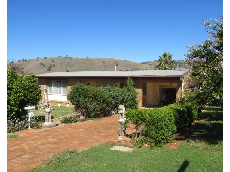 22 Tor Street, Gundagai NSW 2722