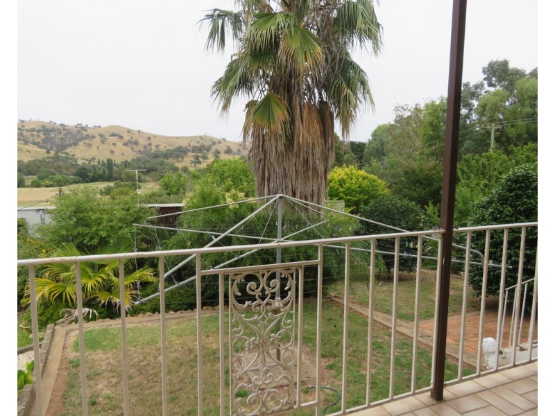 22 Tor Street, Gundagai NSW 2722