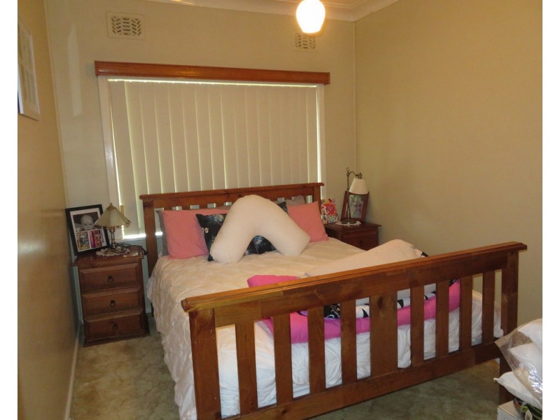 22 Tor Street, Gundagai NSW 2722